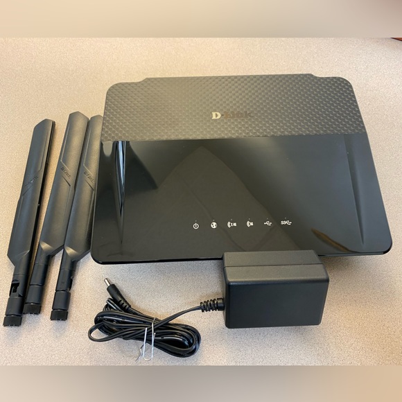 D Link DIR-8801 Dual-Band AC 1900 Router - Picture 1 of 4